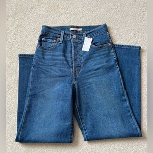NWT Levi’s Ribcage jeans